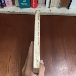 II Sách Xưa: Người Bạn Mang Bộ Lông Chim - Nhiều Tác Giả - 1986 605997