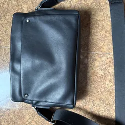 cần pass túi xách thời trang cho nam mới mua da thật 100% bao text  675075