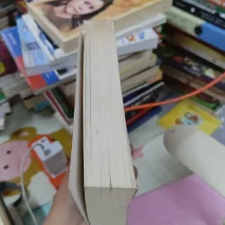 Đèn Không Hắt Bóng – Watanabe Dzunichi | Tiểu Thuyết Nhật Bản Nổi Tiếng 960655