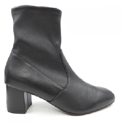 STUART WEITZMAN Boots