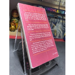 Đàn bà không đàn ông 2011 mới 80% bẩn nhẹ Carlos Benchetrit HPB0906 SÁCH VĂN HỌC 914768