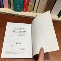 II Sách Lịch Sử: Hồ Chí Minh Với Nhân Dân Lào - 2005 800355