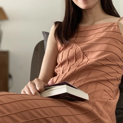 *UPTOSECONDS* ĐẦM 2 DÂY DẠO PHỐ MÀU NÂU ĐẤT *VẢI THÔ CHẤT ĐẸP *TẶNG QUÀ 0Đ FS THÁNG 5+6