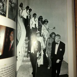 Ông già nhìn ra thế giới  687935