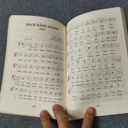 HOÀNG MAI LƯU & CÁC CA KHÚC TRONG PHONG TRÀO ÂM NHẠC CÁCH MẠNG 729283