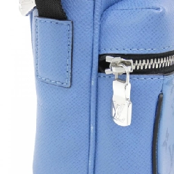 Túi đeo chéo ngoài trời Louis Vuitton Taiga Lama M30749 610681