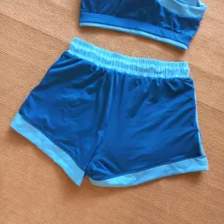 Bộ đồ tập thể dục màu xanh 932390