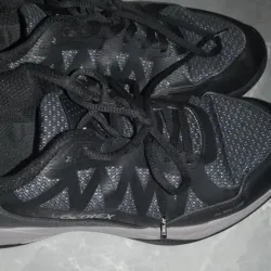 Yonex Voltrex size42 màu đen ( cam kết hàng chính hãng có box) tình trạng :95% 792590