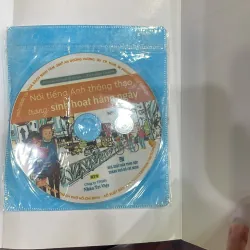 Nói tiếng anh thông thạo trong sinh hoạt hàng ngày - nhân trí việt - kèm cd   1034931