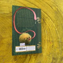 FANTASTIC BEASTS AND WHERE TO FIND THEM NEWT SCAMANDER - J.K. ROWLING 1030245