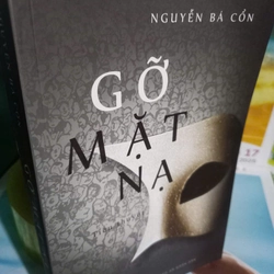 tiểu thuyết gỡ mặt nạ