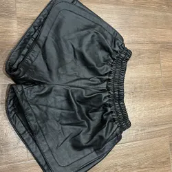 Quần short da 662334