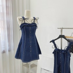 Váy Jean + Áo xẽ một bên