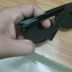 Kính mát LV Nam Nữ thời trang cao cấp đen phối logo vàng 973257