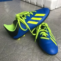 giày đá bóng của bé 956964