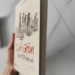 Sài Gòn chữ vội trên vai- Tản Văn 559499