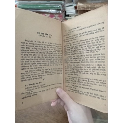 Hướng dẫn làm bài thi vào các trường đại học (1970-1977): Môn Văn học 500043