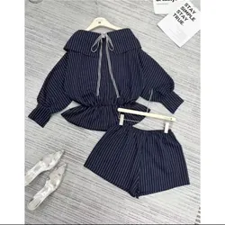 set quần kèm áo trễ vai kẻ sọc xanh than 597648