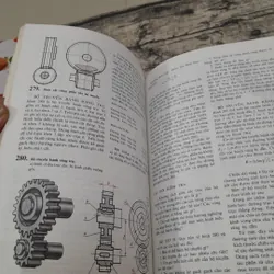 Vẽ Kỹ Thuật. Dịch từ tiếng Nga. Tác giả I.X.Vusneponski 726599