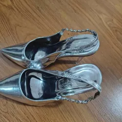 Giày nữ size 36. 717964