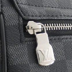 Túi xách vai Louis Vuitton Damier Graphite District PM N42710 608776