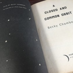 A Closed and Common Orbit Novel - Becky Chambers 79234