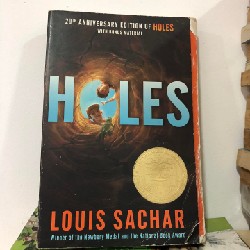 Holes - Louis Sachar