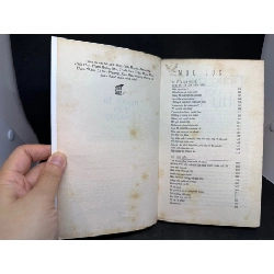 Người Lạ Trên Giường, Cuốn Sách Mọi Người Phụ Nữ Trưởng Thành Đều Nên Có, Mới 70% (Ố Vàng), 2015 SBM2504 914077