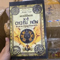 Kẻ chiêu hồn Bí mật của Nicholas Flamel bất tử 