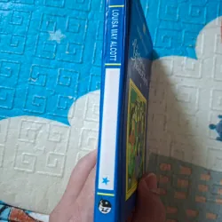 Bốn cô con gái nhà bác sĩ March tập 1 975381