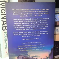 Bleeding Heart Yard by Elly Griffiths 795629