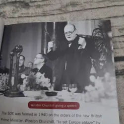 Collins BIG CAT series Virginia Hall-World War 2 Spy. Tác giả Adrian Bradbury 697489