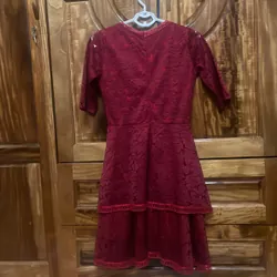 Váy ren đỏ đô sz M ,đã qua sử dụng 727049