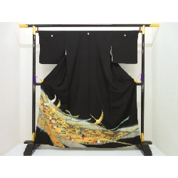 Áo kimono lưu tơ thêu họa tiết vàng - Hàng hiệu Authentic