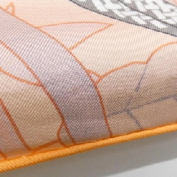 Khăn lụa hai mặt BRANDEBOURGS FLEURIS của Hermès 625550