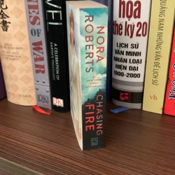 Chasing Fire- Nora Roberts 167956