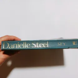 Spy - Danielle Steel  757813