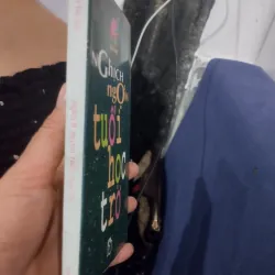 cuốn sách có tên là "Nghịch ngợm tuổi học trò" 1025387