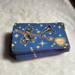Bộ Bài Everyday Witch Tarot Hộp Thiếc Mạ Cạnh Tím 78 Lá kèm sách hướng dẫn tiếng anhh 751426