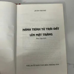 Hành trình từ Trái Đất lên Mặt Trăng - Jules Verne 781142