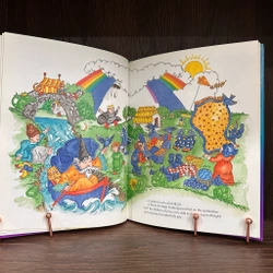 [Bìa cứng]  BALDERDASH THE BRILLIANT: A Hole-in-the-Page color book 253527