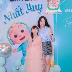 Đầm thiết kế cho bé gái 5-6 tuổi- Hồng Patel - còn mới  701523