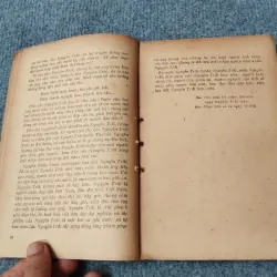 TRÊN ĐƯỜNG TÌM HIỂU SỰ NGHIỆP THƠ VĂN NGUYỄN TRÃI 701891