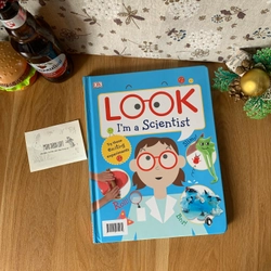 Sách tranh Look I'm a Scientist, Used, Bìa cứng, Picture Book For Kids