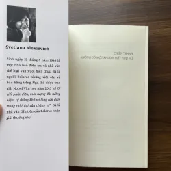 Chiến trang không có một khuôn mặt phụ nữ - Svetlana Alexievich 1005407