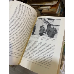 Mao’s China & The Cold War - Chen Jian 1030438