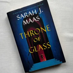 Throne of Glass - Sarah J. Maas  
