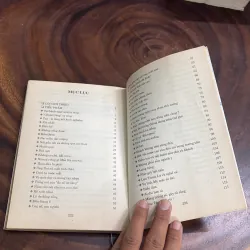 II Văn Thơ Đả Kích, Trào Phúng, Câu Đối: Vỏ Quýt Dày, Móng Tay Nhọn - Đặng Minh Phương 999187