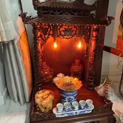 Tủ thờ thần tài