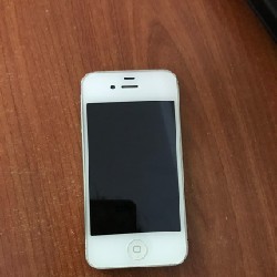 Điện thoại ip4 đã qua sử dụng